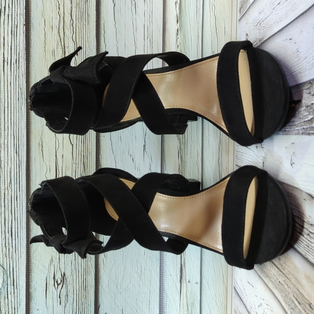 Lauren Conrad Girlfriend Faux Suede Heels - Picture 2 of 7